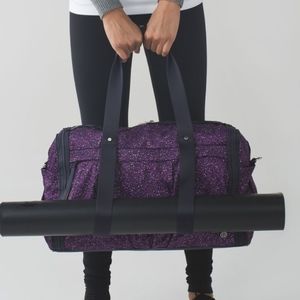 Lululemon Urban Warrior Duffel in Powdered Rose Tender Violet/Black